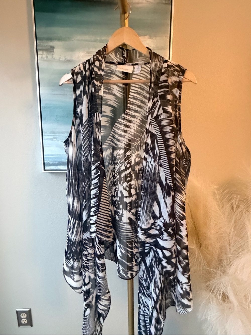 💋 Chico's Black and White Printed Draped Vest
